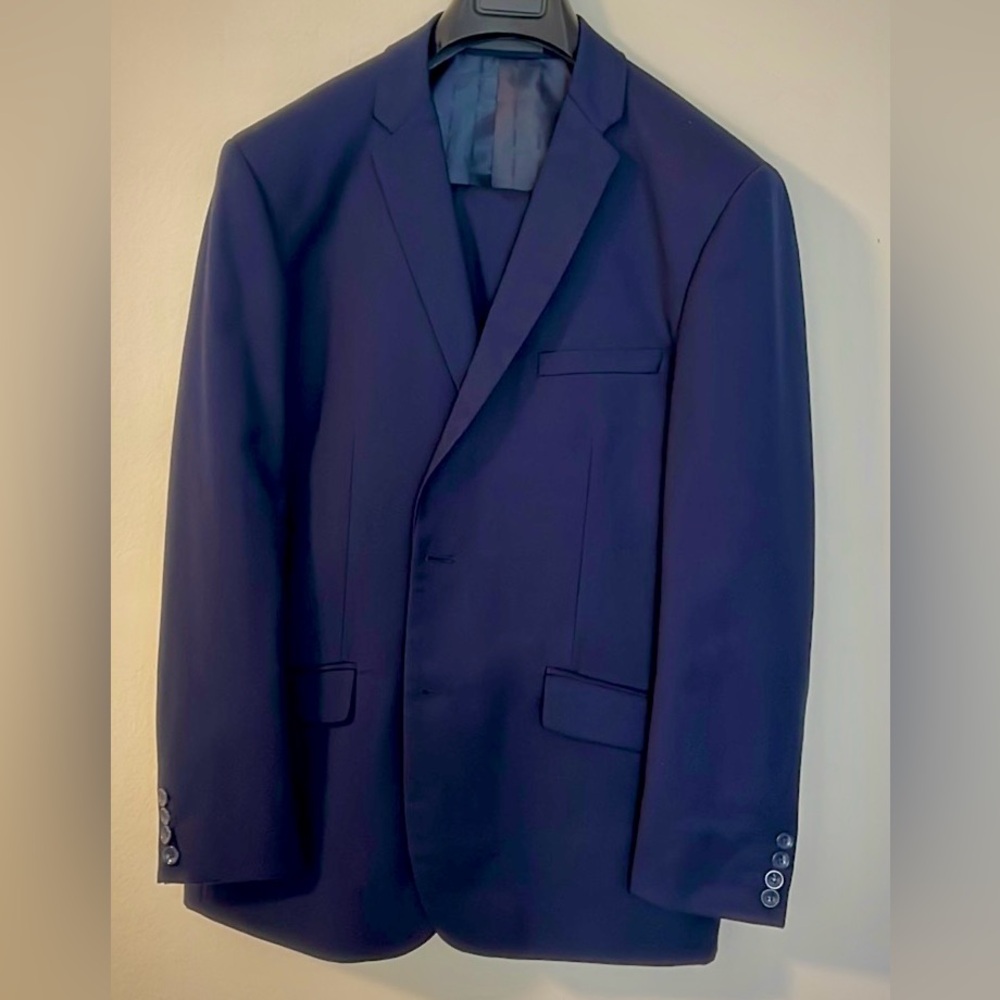 New Men suit size 42R (Read the descriptions)